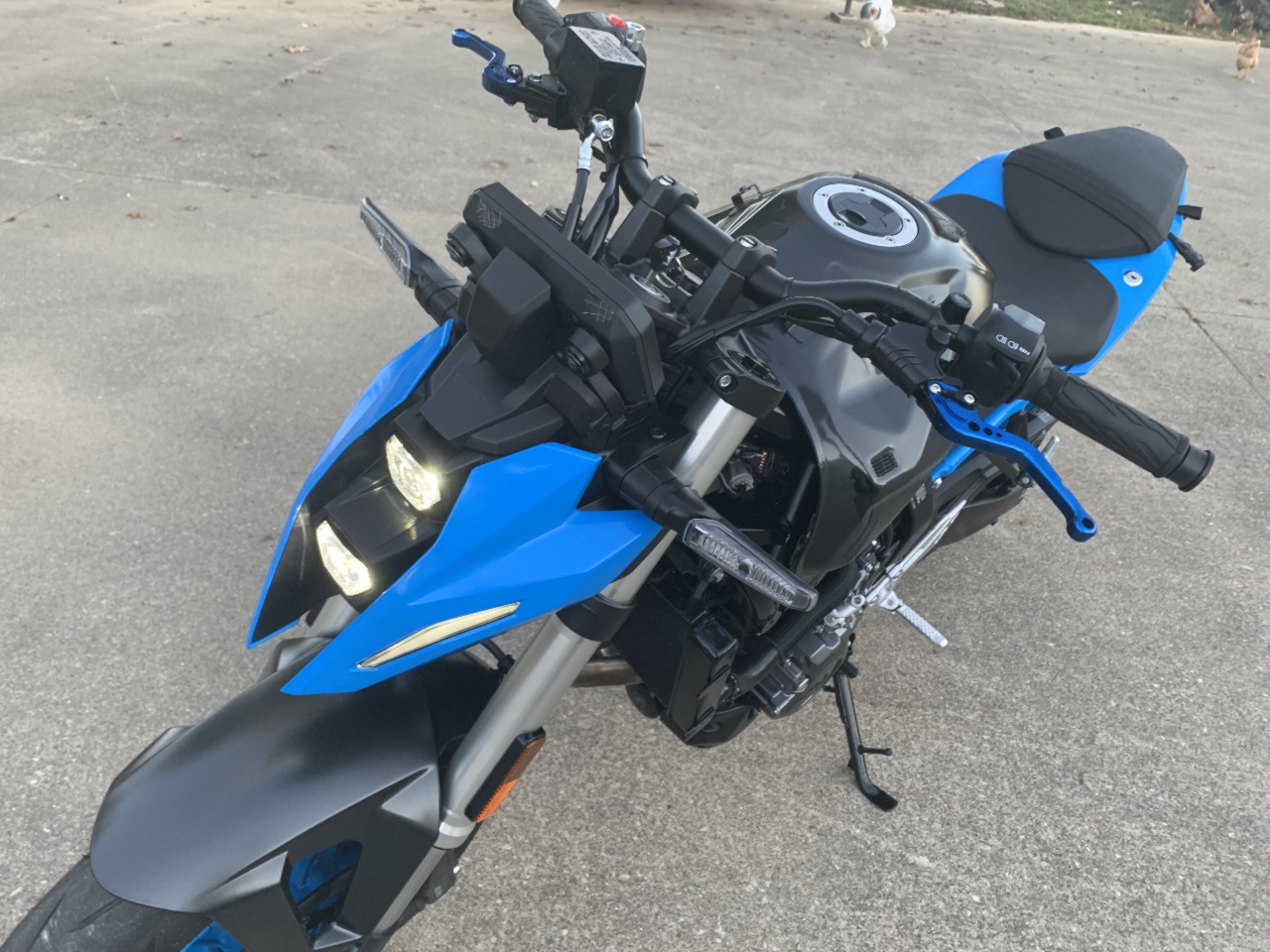 2023 SUZUKI GSX-8S